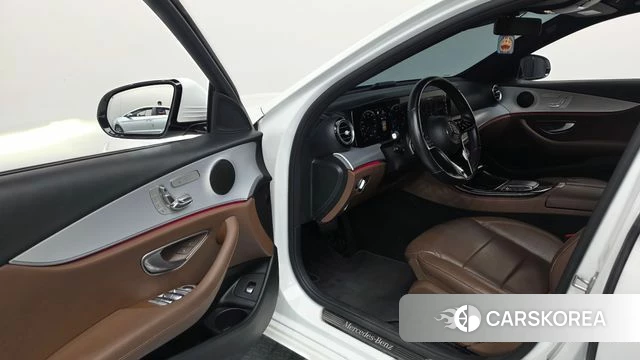 Mercedes-Benz E-Class W213 id 5003649 из Кореи 34