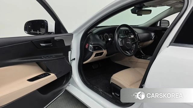 Jaguar XE id 4776180 из Кореи 31