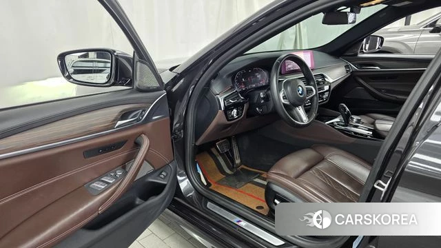 BMW 5 Series (G30) id 4998006 из Кореи 31