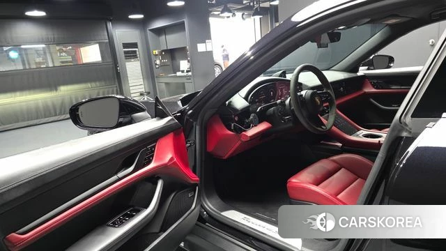 Porsche Taycan id 4959379 из Кореи 36
