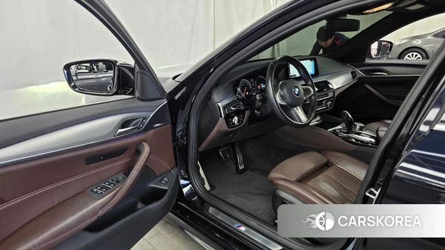 BMW 5 Series (G30) id 4978103 из Кореи 31