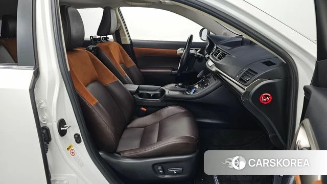 Lexus CT200h id 5018834 из Кореи 33
