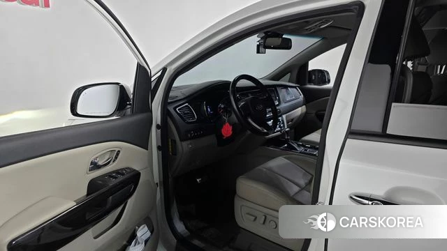 Kia The New Carnival id 4983060 из Кореи 32