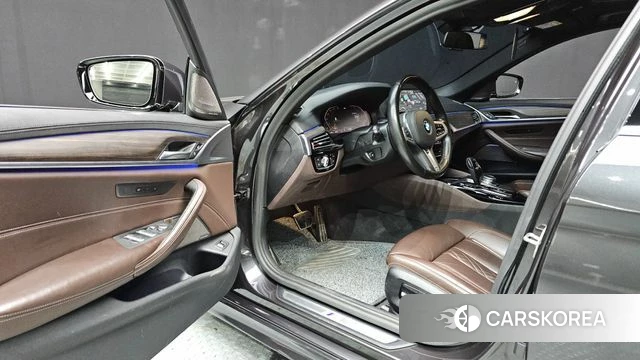 BMW 5 Series (G30) id 4943445 из Кореи 20