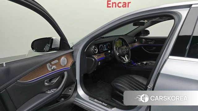 Mercedes-Benz E-Class W213 id 4930768 из Кореи 32
