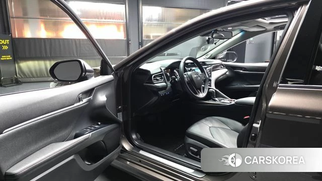 Toyota Camry (XV70) id 5048119 из Кореи 32