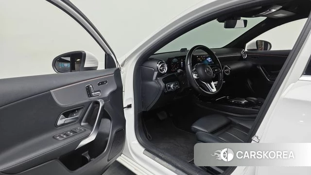 Mercedes-Benz A-Class W177 id 5017980 из Кореи 31