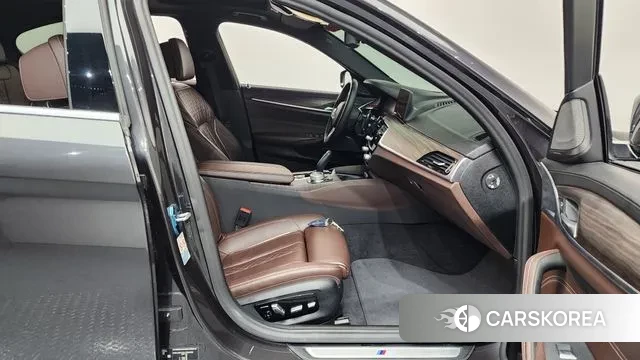 BMW 5 Series (G30) id 3666180 из Кореи 20