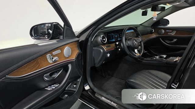 Mercedes-Benz E-Class W213 id 4983214 из Кореи 40