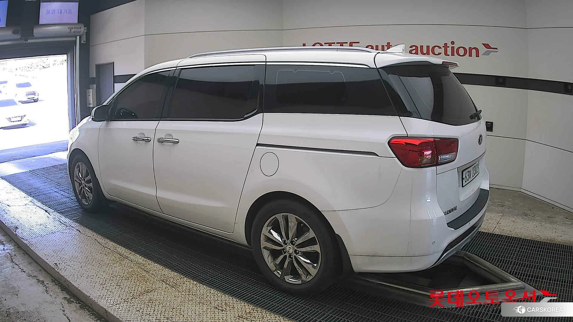 Kia Carnival id 4989989 из Кореи 36