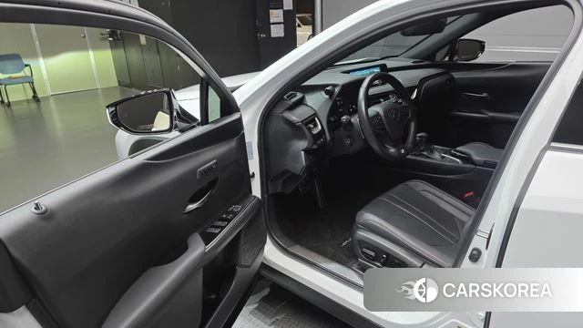 Lexus UX250h id 5028025 из Кореи 30