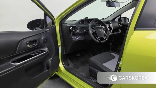 Toyota Prius C id 4918944 из Кореи 30