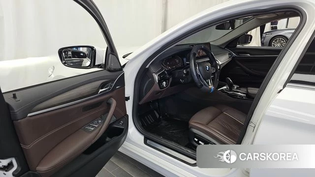 BMW 5 Series (G30) id 4943359 из Кореи 33