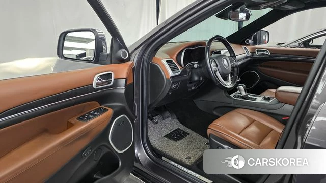 Jeep Grand Cherokee id 5003361 из Кореи 33