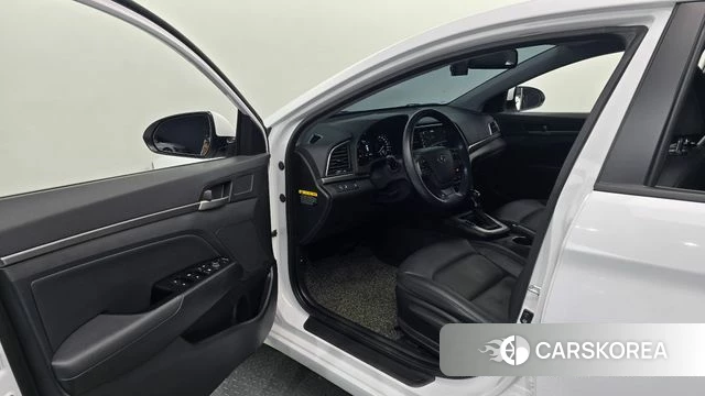 Hyundai Avante AD id 5042255 из Кореи 31