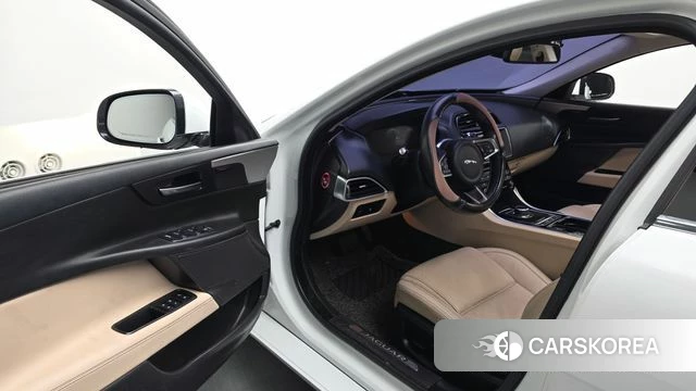 Jaguar XE id 4931183 из Кореи 29