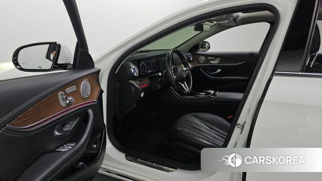 Mercedes-Benz E-Class W213 id 4993156 из Кореи 33