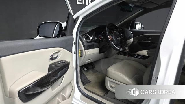 Kia The New Carnival id 5035938 из Кореи 31