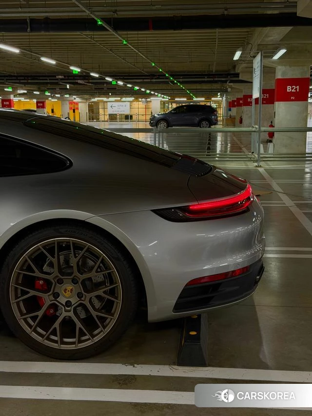 Porsche 911(992) id 4974400 из Кореи 16