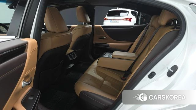 Lexus ES300h 7th generation id 5047503 из Кореи 36