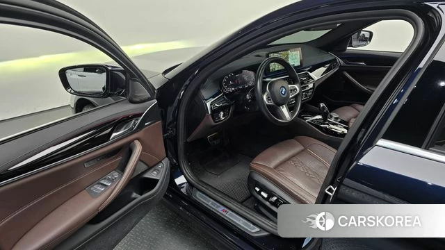 BMW 5 Series (G30) id 4981383 из Кореи 30