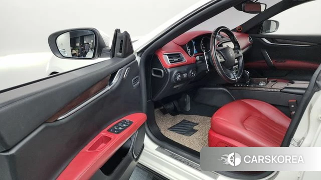 Maserati Ghibli id 4918989 из Кореи 32