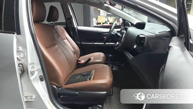 Toyota Prius C id 4967855 из Кореи 30