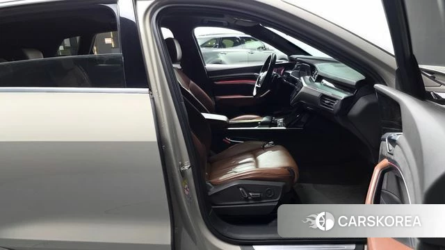 Audi e-Tron id 4923279 из Кореи 20