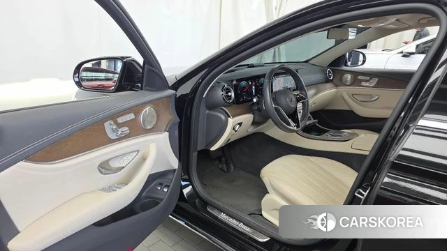 Mercedes-Benz E-Class W213 id 4958309 из Кореи 32