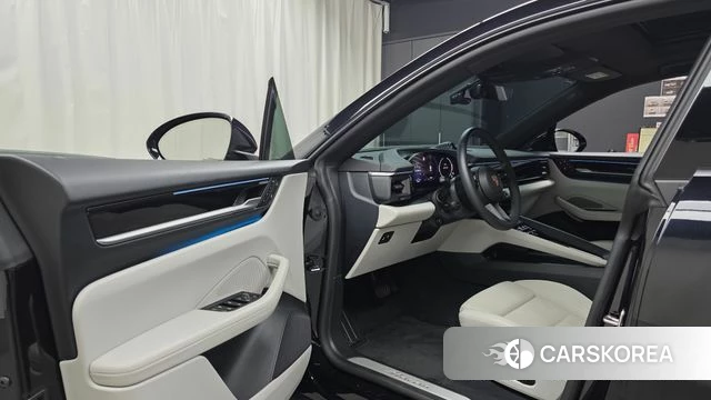 Porsche Makan EV id 4778177 из Кореи 33