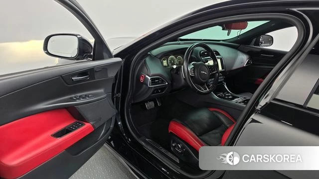 Jaguar XE id 4998417 из Кореи 32