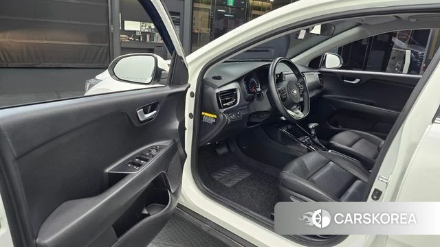 Kia Stonic id 5041895 из Кореи 30