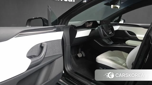 Tesla Model X id 4928796 из Кореи 31