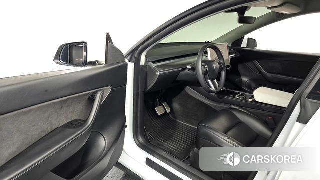 Tesla Model Y id 4905695 из Кореи 32