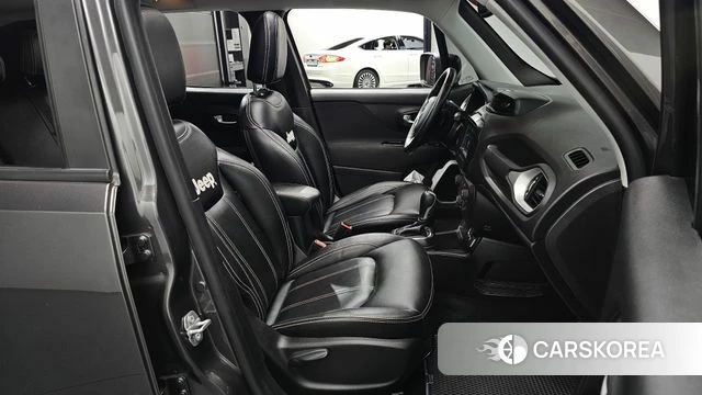 Jeep Renegade id 4977981 из Кореи 30