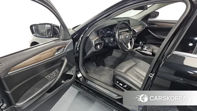 BMW 5 Series (G30) id 3302534 из Кореи 20