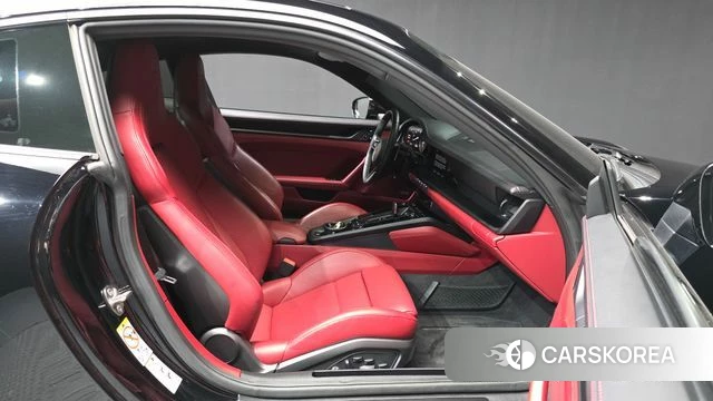 Porsche 911(992) id 4572065 из Кореи 34