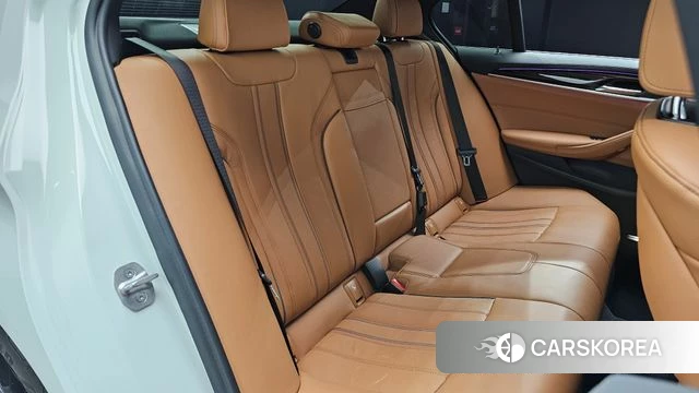 BMW 5 Series (G30) id 5003155 из Кореи 32