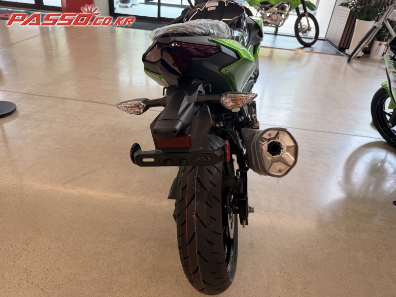 Kawasaki Z 500 ABS 2026 Зеленый из Кореи, фото 3