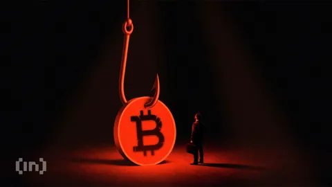 Биткоин второй раз подряд закрылся ниже $83 000: аналитик видит риск повторения сценария серебра