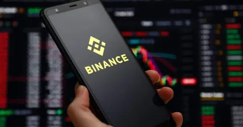 Биржа Binance увеличивает штат отдела комплаенса на 34% до 645 сотрудников