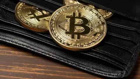 Запасы биткоинов на криптобиржах упали до уровня ноября 2018 года