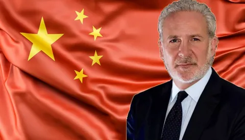 Экономист Питер Шифф призвал Китай обрушить доллар и купить золото