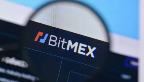 Дональд Трамп помиловал соучредителей криптбиржи BitMEX