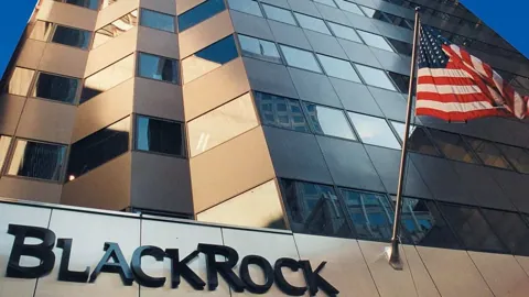 Спотовый биткоин-ETF от BlackRock столкнулся с рекордным оттоком средств