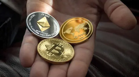 Доминирование биткоина растёт, сезон альткоинов всё больше отдаляется