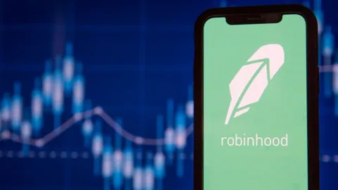 Регулятор США завершил расследование в отношении Robinhood Crypto