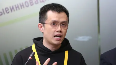 Экс-директор Binance Чжао посетовал на странность токенов-мемов