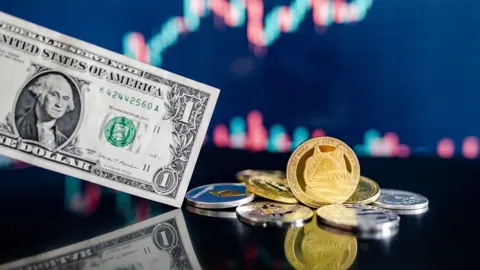 К началу 2026 года 1 из 10 Dogecoin-миллионеров утратил свой статус