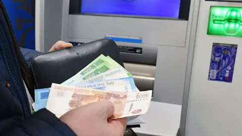 Россияне побегут снимать деньги со вкладов, узнав о стейблкоинах